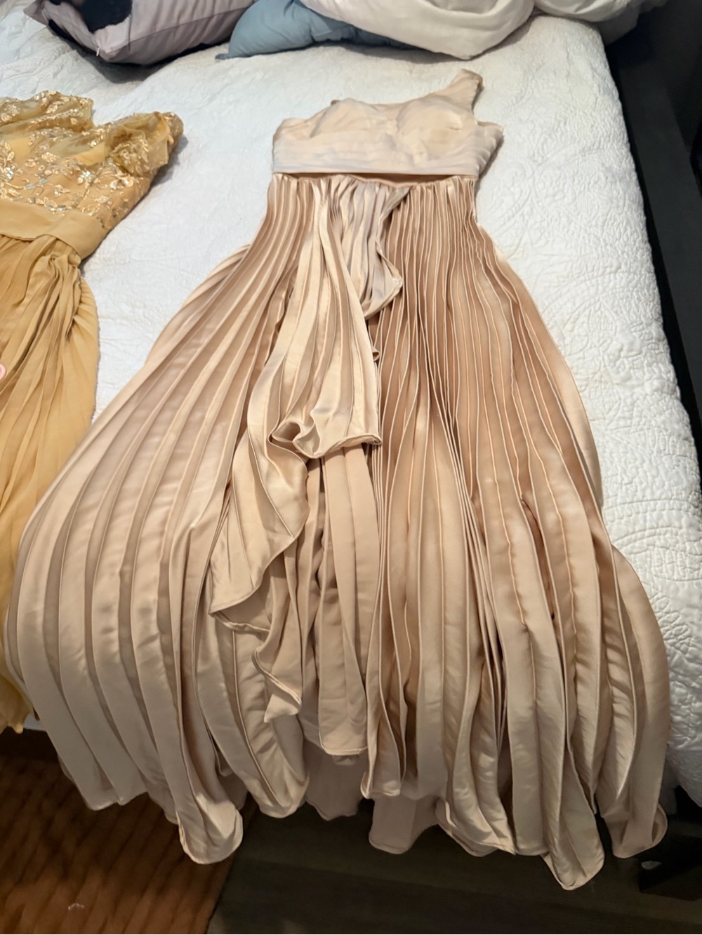 Elegant Pleated One-Shoulder Dress in Blush